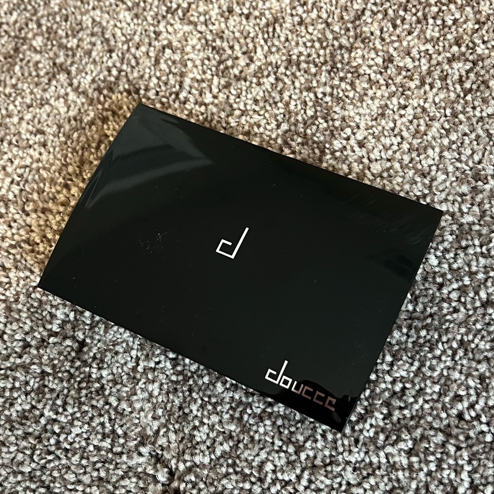 Doucce Freematic Eyeshadow Pro Palette - Picture 2 of 3